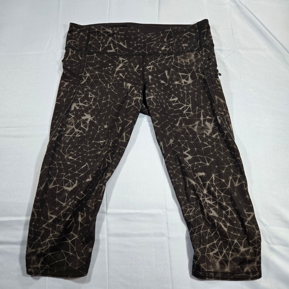 Lululemon Black Grey Geometric Triangle Print Cropped Leggings Zipper Pocket